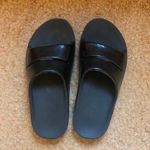 Rubber Black Slides